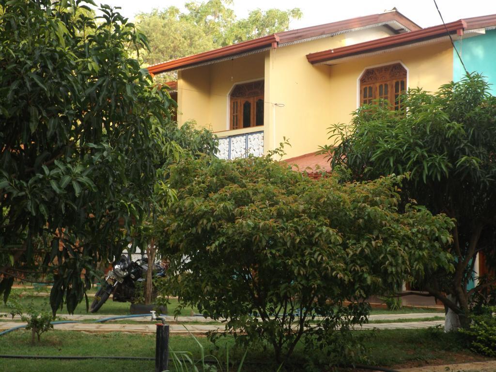 Iduwara Guest Hotell Sigiriya Exteriör bild