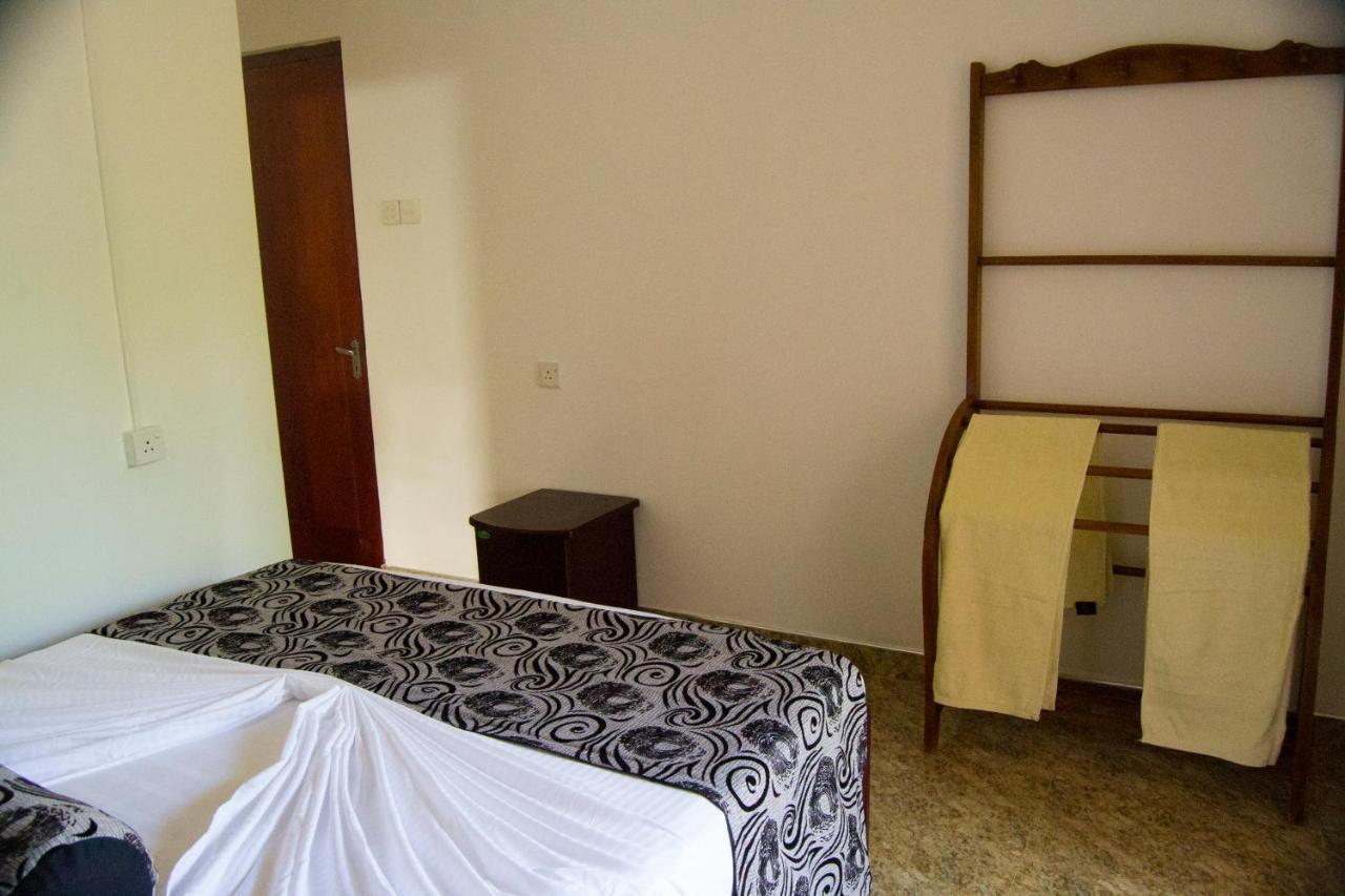 Iduwara Guest Hotell Sigiriya Exteriör bild