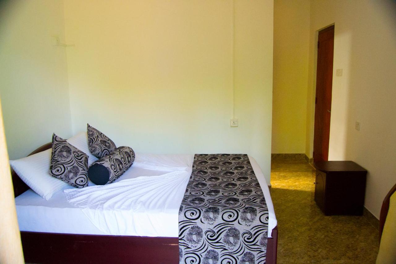 Iduwara Guest Hotell Sigiriya Exteriör bild