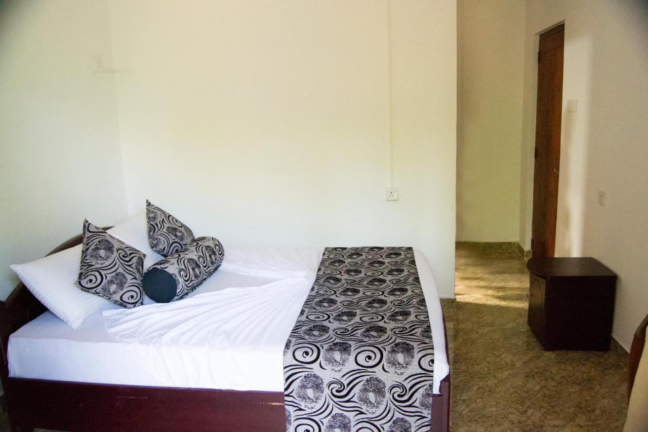Iduwara Guest Hotell Sigiriya Exteriör bild